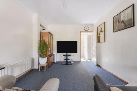 Bedroom/ Second lounge