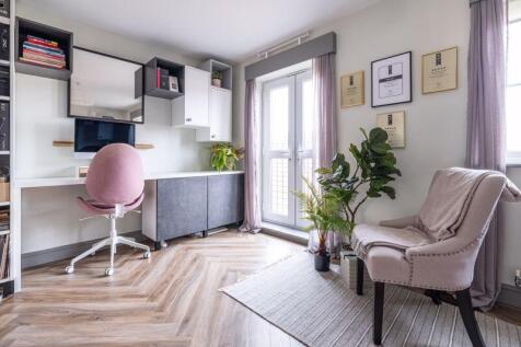 Lounge/Multi use Room