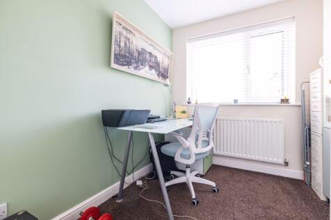 Bedroom 3/Study