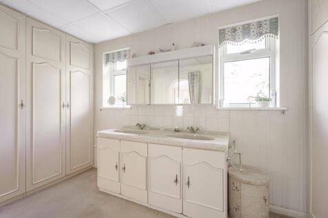 Dressing Room/ Ensuite