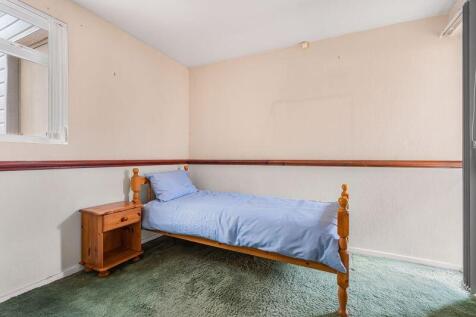 Bedroom/study