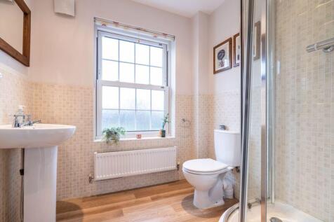 En-Suite/Family Shower Room