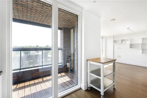 Kitchen / Lounge