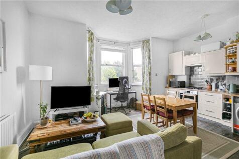 Lounge/Kitchen