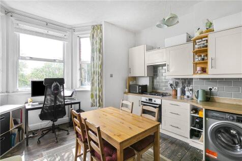 Lounge/Kitchen