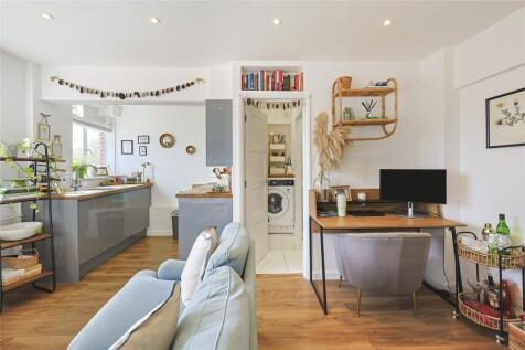 Reception/Kitchen