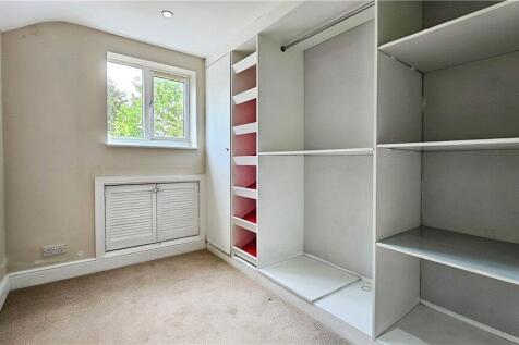 Walk-In Wardrobe