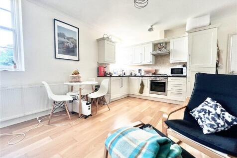 Reception/Kitchen
