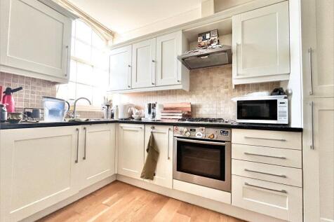 Reception/Kitchen