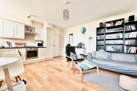 Reception/Kitchen