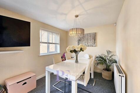 Lounge dining room