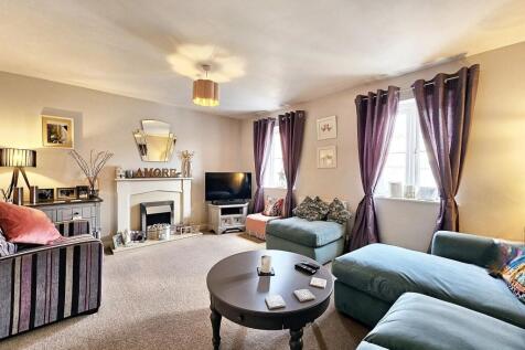 Spacious lounge