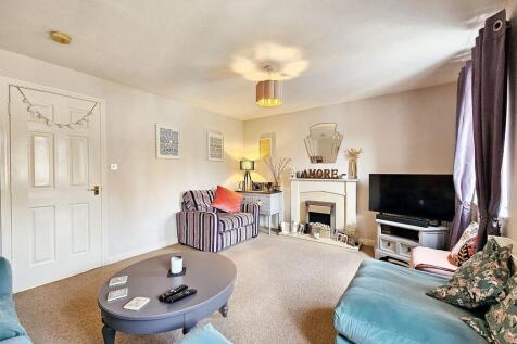 Spacious lounge