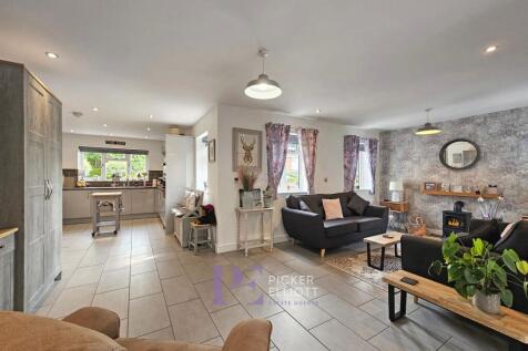 Living dining area