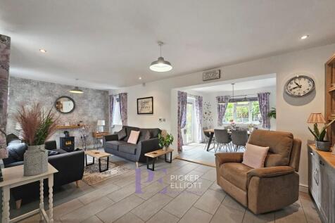 Living dining area