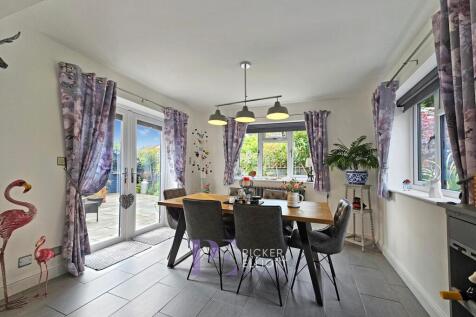 Formal dining room