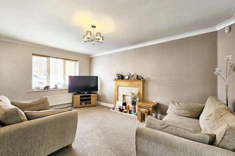 Spacious lounge