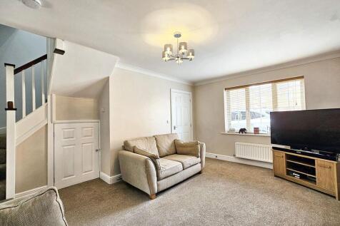 Spacious lounge