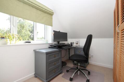 Bedroom / Study