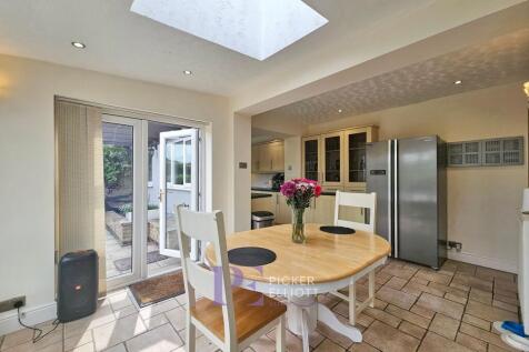 Living dining room