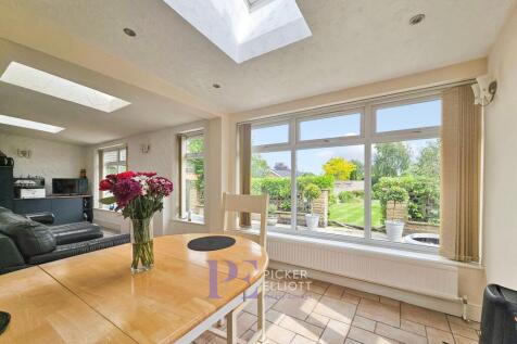 Living dining room