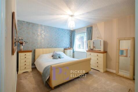 Main Bedroom (ground floor)