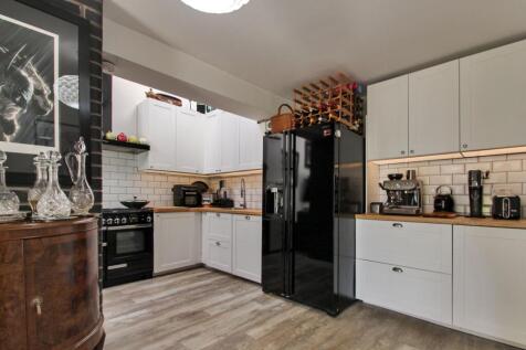 Kitchen / Open Plan Living Area