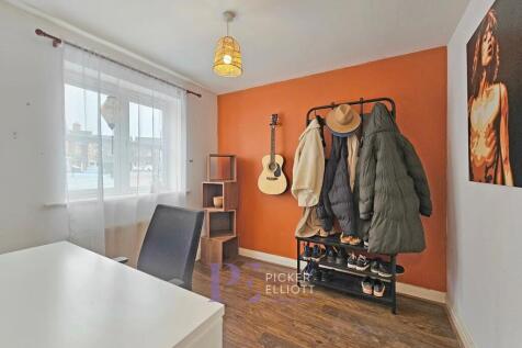 Study/ ground floor bedroom