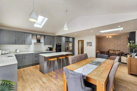 Living, kitchen dining room