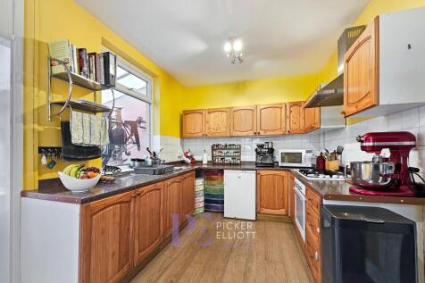 Kitchen dining room