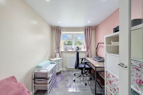 Bedroom / Office