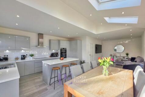 Living kitchen dining room