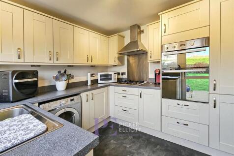Re Fitted Kitchen