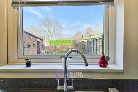 Re Fitted Kitchen