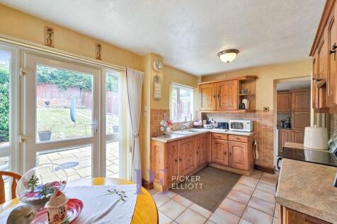 Kitchen dining room