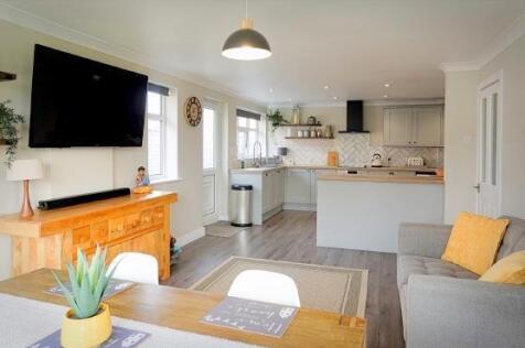 resized_2.Kitchen Diner.jpg
