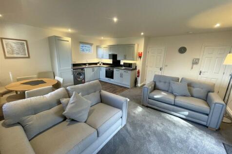 Living room (2).JPG