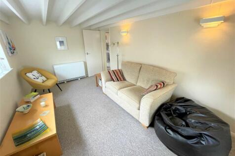 Sitting room 2.JPG