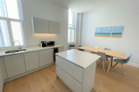 kitchen dining.JPG