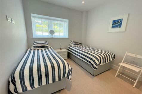 Bed 2.JPG