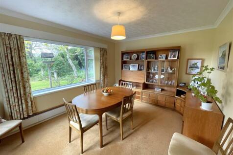 dining room.JPG