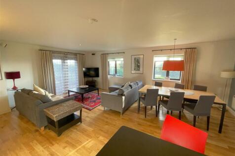 living room 2.jpg