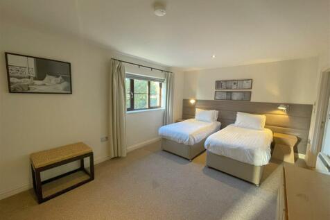 bedroom two 2.jpg