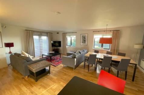Living room 4.jpg