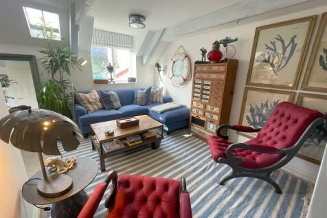 Lounge 2.jpg