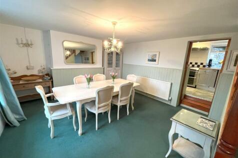 dining room.jpg