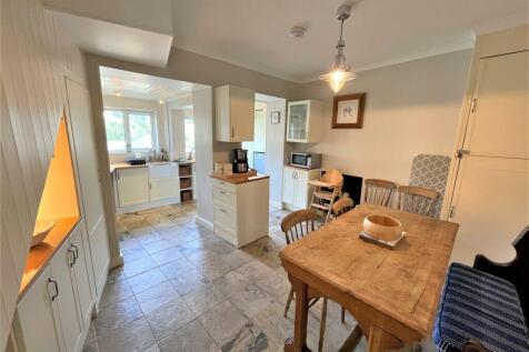 Kitchen dining room.JPG