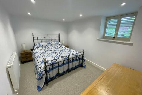 bedroom one.jpg
