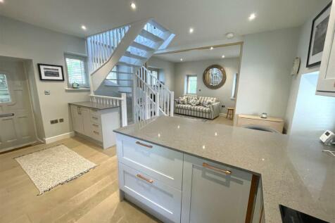 living area 2 (2).jpg