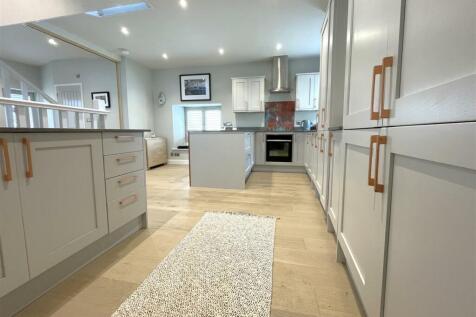 kitchen 3.jpg